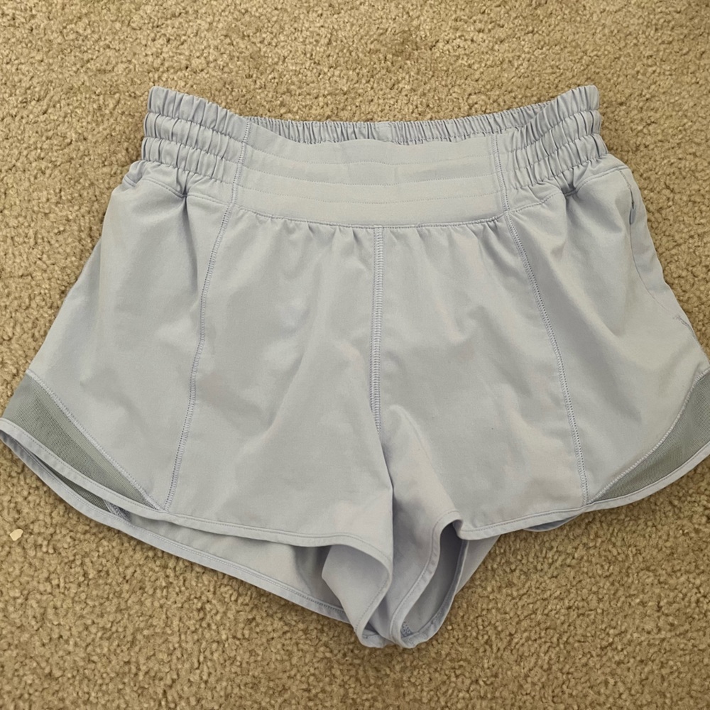 Lululemon high rise hotty hot shorts size 4
